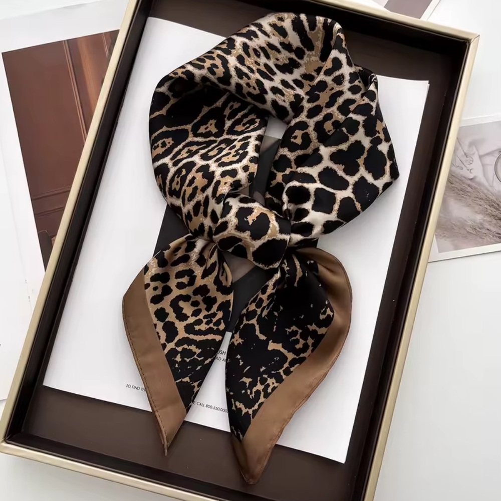 Elegant scarf